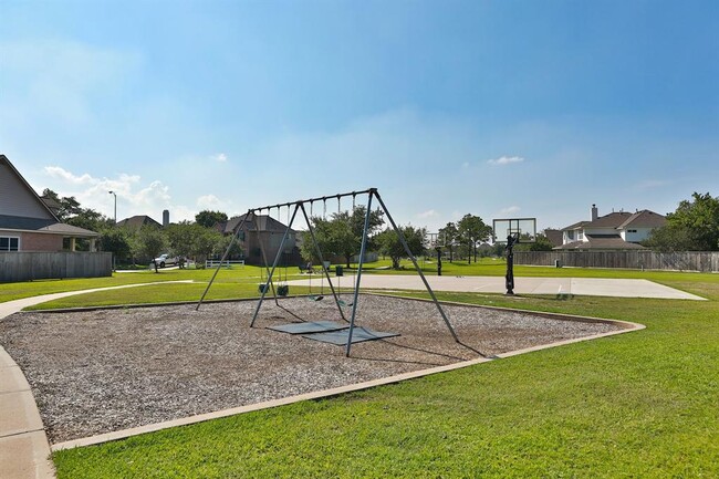 Building Photo - 17222 Leeside Dr