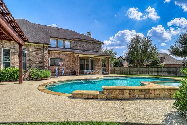 Building Photo - 18 Wyndehaven Lakes Drive