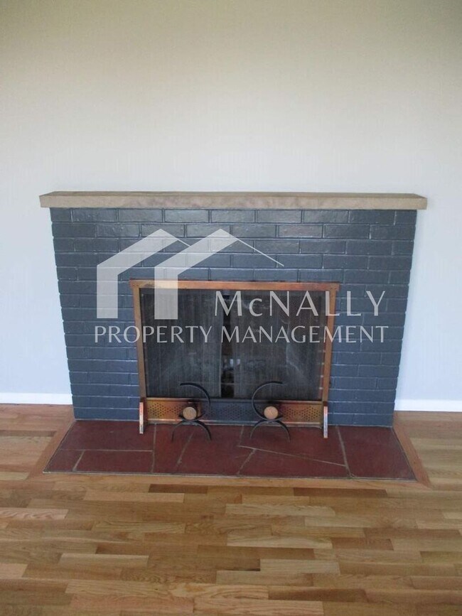 Building Photo - Gorgeous 3 Bedroom, 1 Bathroom Rambler near downtown Gig Harbor!