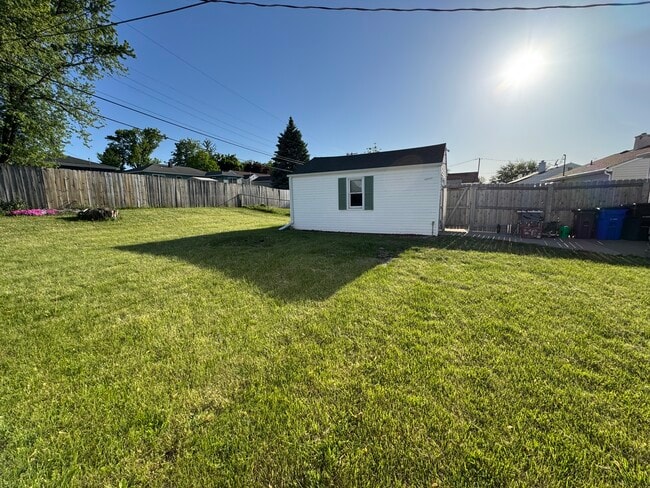 Building Photo - 2407 9th Ave SW