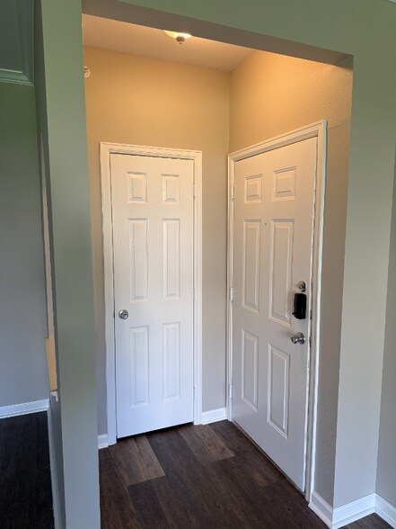 Building Photo - 7423 S Quail Cir