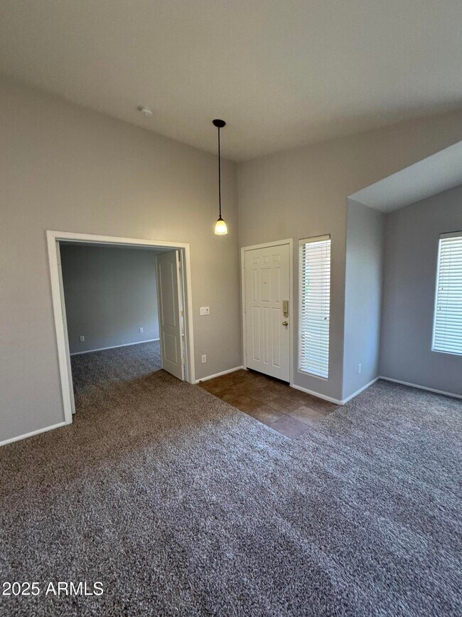 Building Photo - 22530 N Van Loo Dr