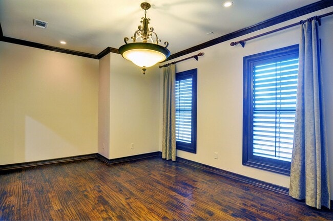 Building Photo - 3407 Penticost St