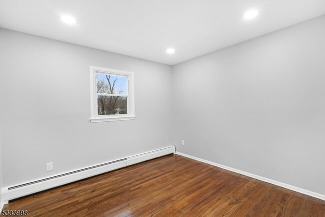 Building Photo - 25 Sandalwood Dr