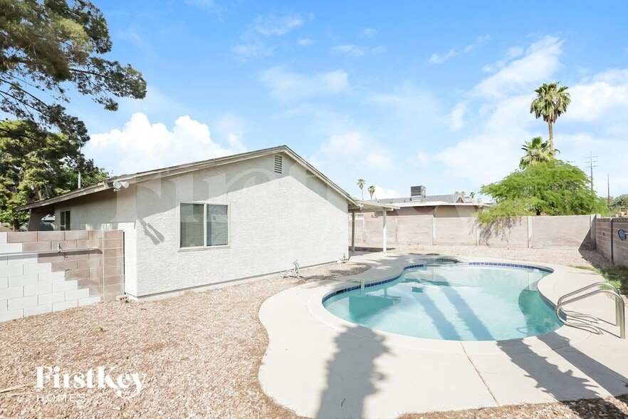 Building Photo - 3868 Vista Largo Dr