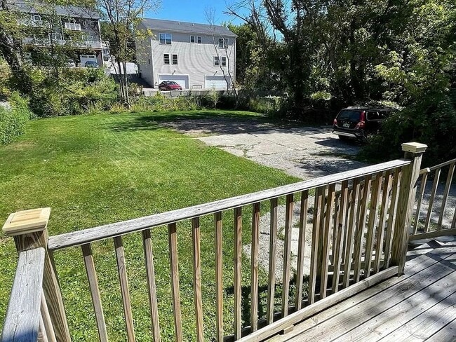 Building Photo - 71 Hickok St