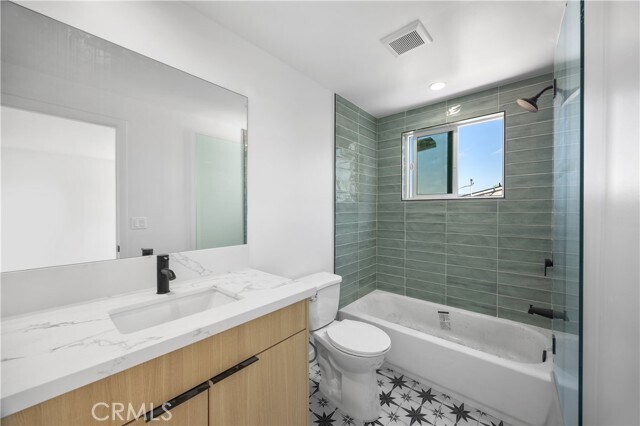 Building Photo - 4513 Rosewood Ave