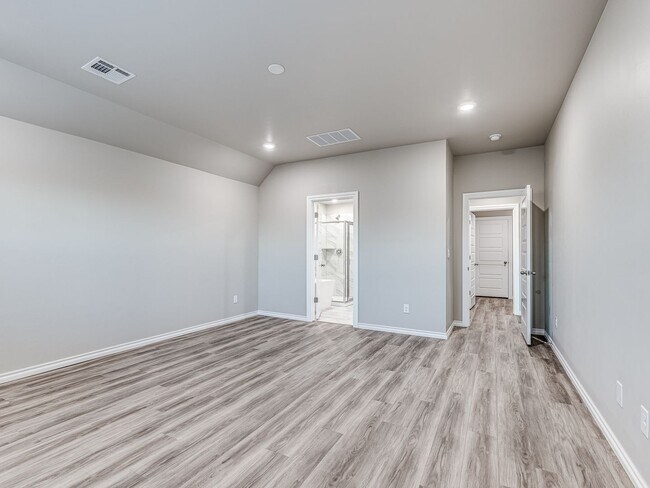 Building Photo - Beautiful brand new home + Deer Creek Scho...