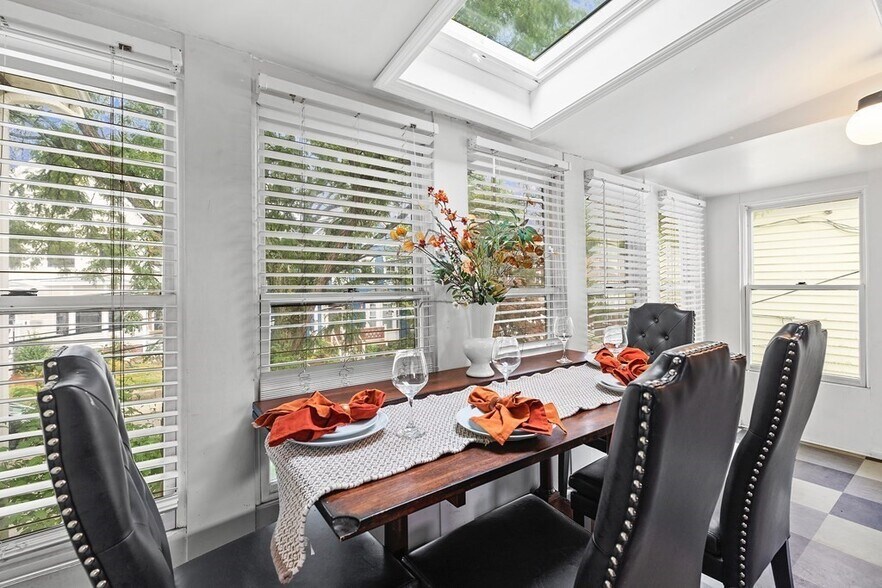 Building Photo - 80 Irving St