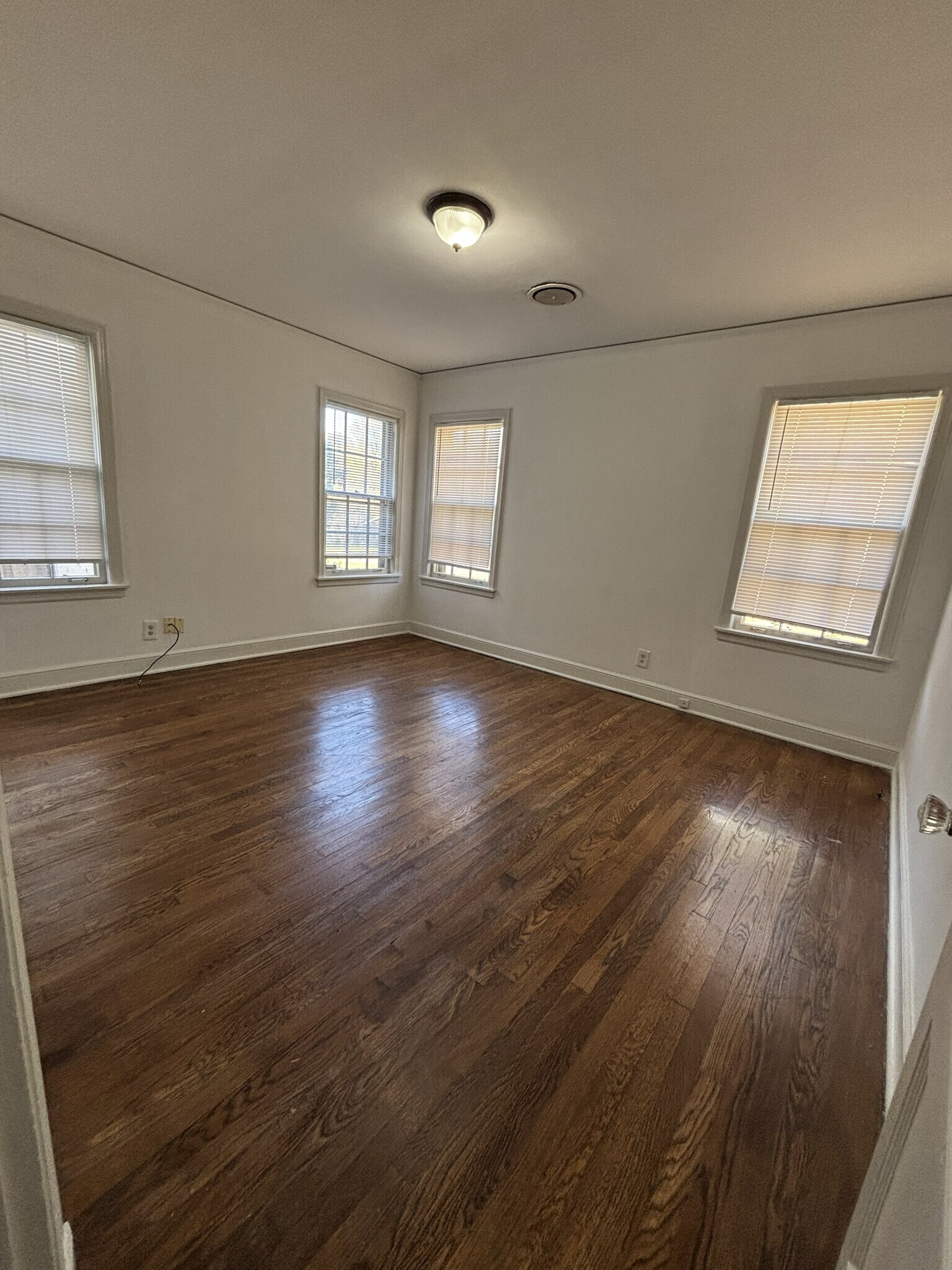 Building Photo - 3659 Highland Park Pl