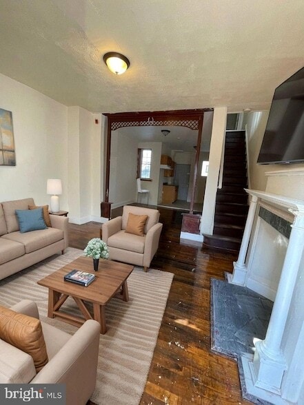 Building Photo - 735 W Russell St