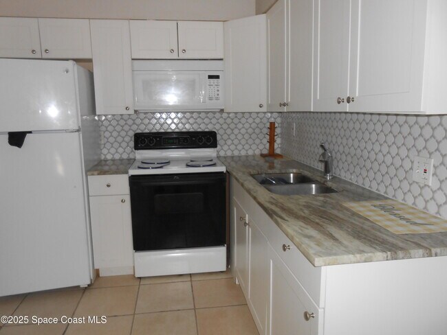 Building Photo - 140 Minna Ln