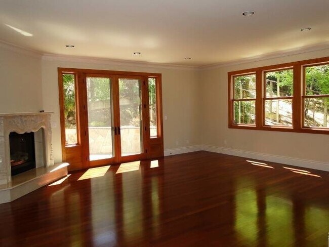 Building Photo - Large estate in the Oakland hills
