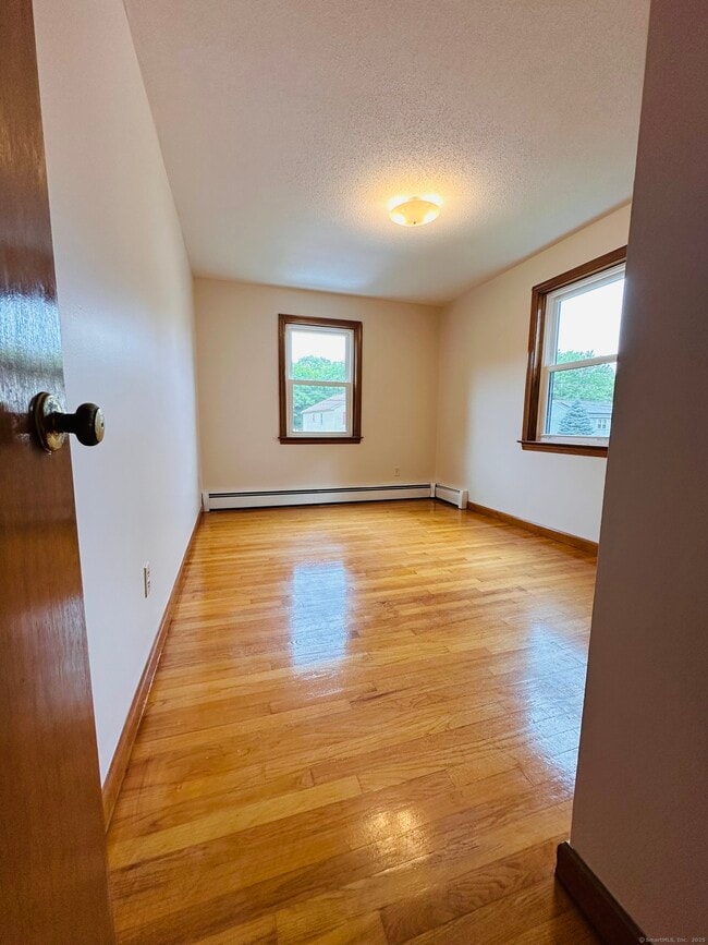 Building Photo - 61 Sandy Brook Dr