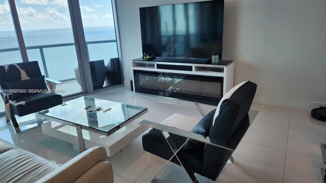 Building Photo - 17001 Collins Ave