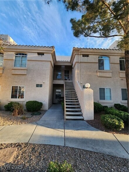 Building Photo - 7400 W Flamingo Rd