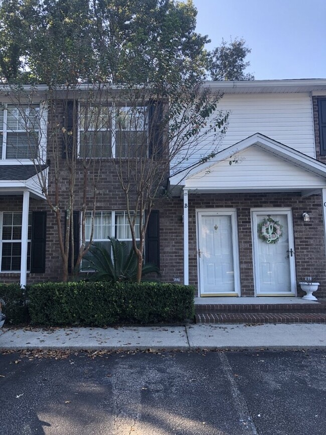 Building Photo - 2039 Rondo St