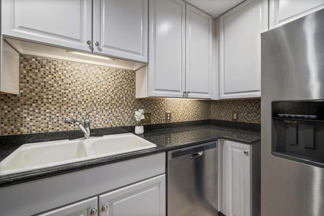 Building Photo - 195 14th St NE