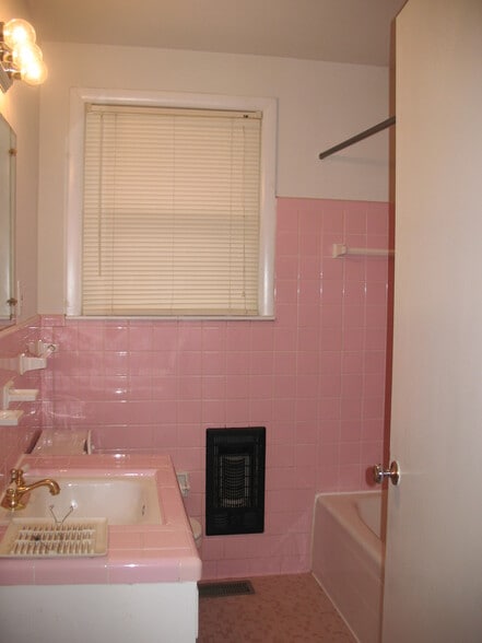 Building Photo - 2513 Ashwood Ave