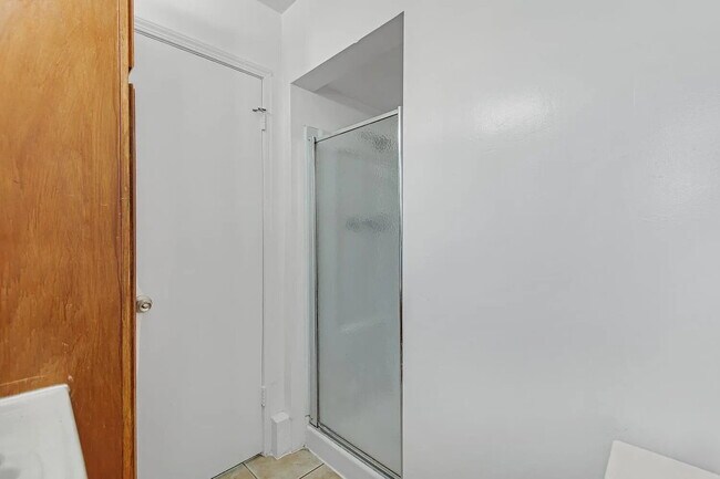 Building Photo - Beautifully Updated 3 Bedroom Home with Pool, Spacious Backyard & 2-Car Garage!