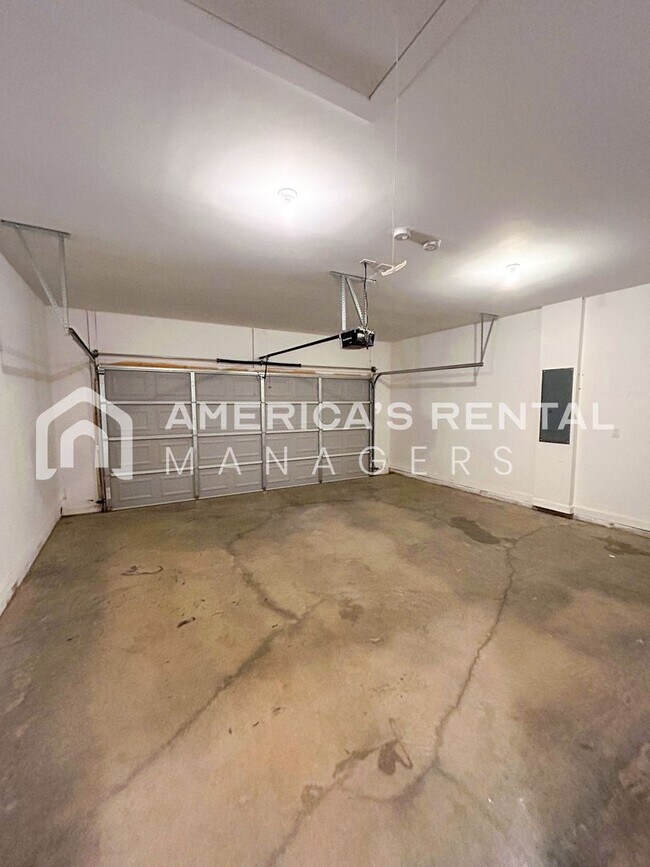 Building Photo - MOVE IN SPECIAL!!! - Roomy Home for Rent in Cullman, AL…6 Foot Privacy Fence. AVAILABLE NOW!! - S...