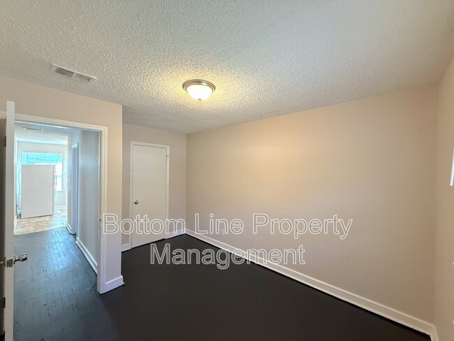 Building Photo - 2728 Remington St