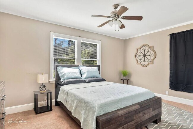 Building Photo - Fully Furnished All Bills Included - 2 bed...