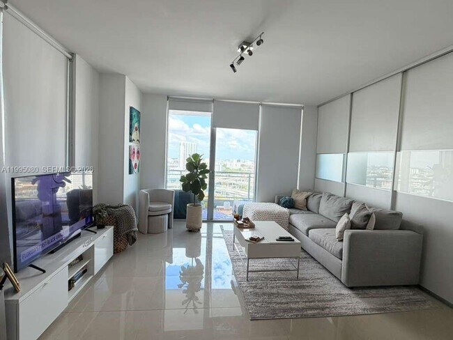 Building Photo - 90 SW 3rd St