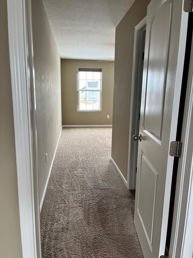 Building Photo - 165 Saddlebred Cir