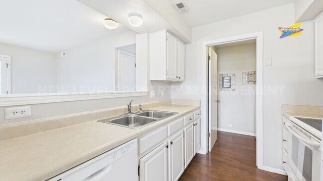 Building Photo - 1717 S Cypress St