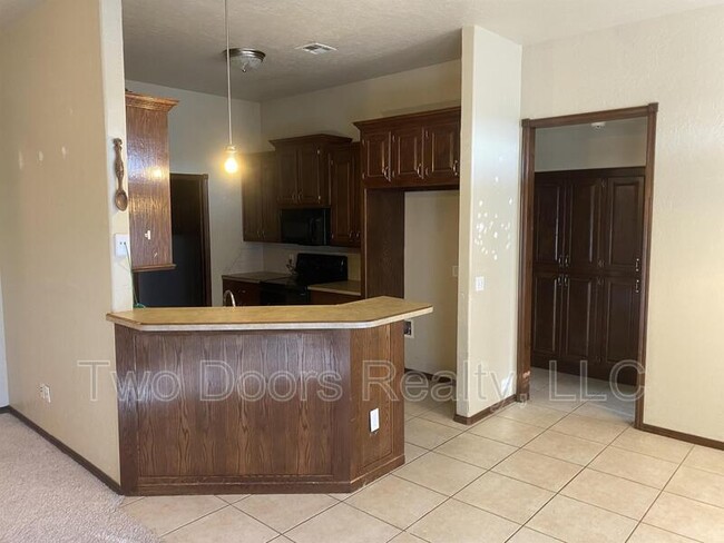 Building Photo - 617 Allison Ln