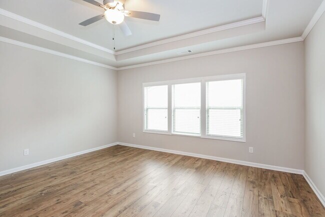 Building Photo - 1019 Smoky Mountain Springs Ln