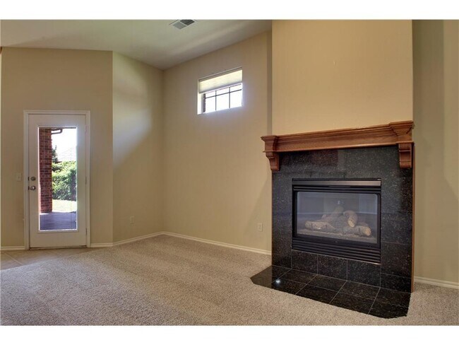 Building Photo - Fantastic  3 Bedrooms + Study Home in Prai...