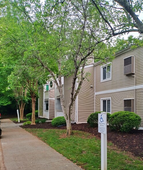 Primary Photo - 600 Reusens Rd