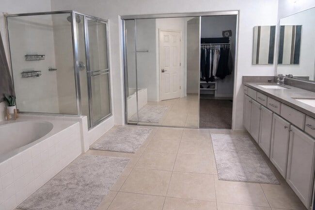 Building Photo - 14515 W Lisbon Ln