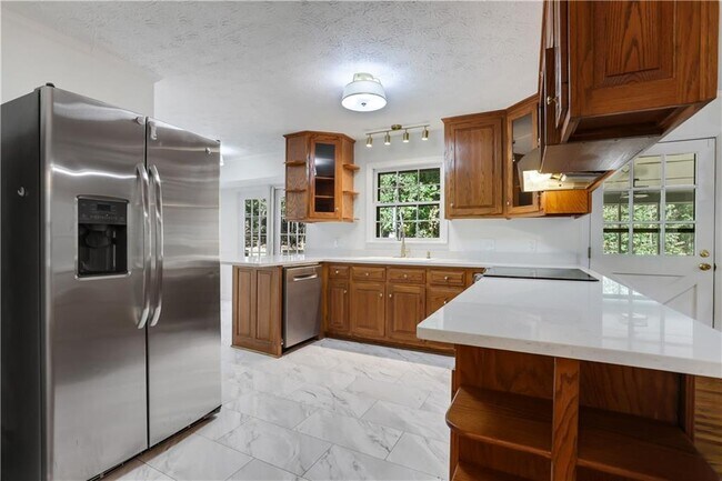 Building Photo - 4684 Ben Hill Dr