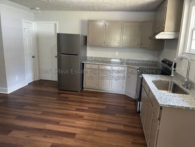 Building Photo - 1321 Drewery Ave