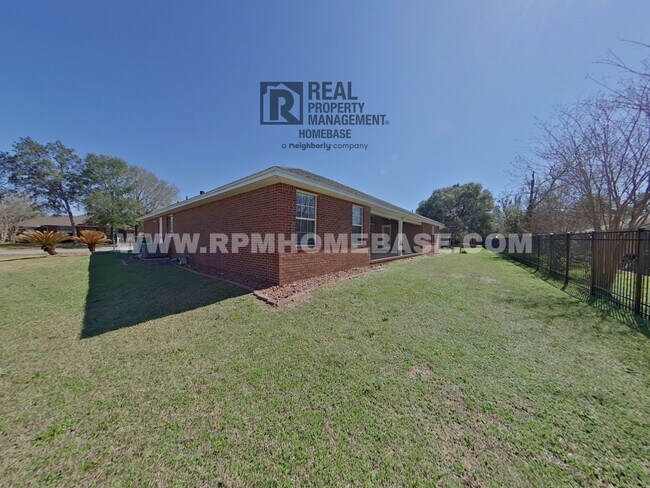Building Photo - ELEGANT 4/3 + OFFICE IN GATED CHANAN ESTATES | Gas Fireplace + Formal Dining!