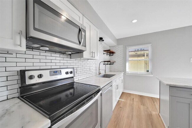Building Photo - 6409 Burgoyne Dr.