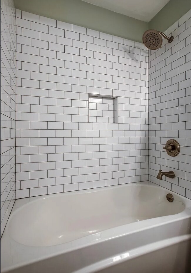 Building Photo - 1713 Greenwood Ave