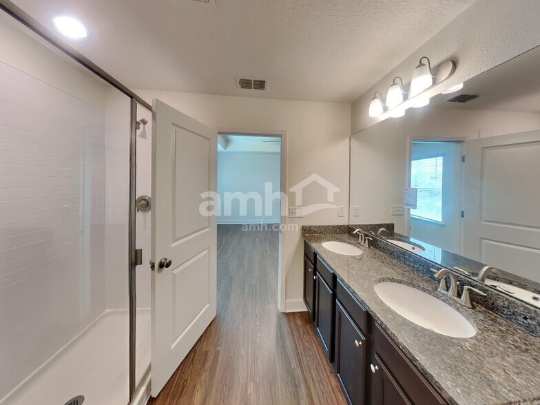 Building Photo - 8571 Highfield Ave