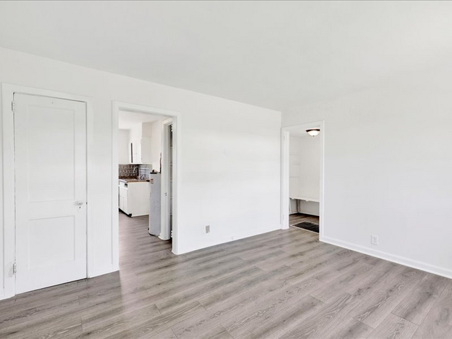 Building Photo - 3005 Ave J
