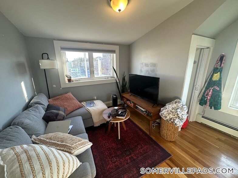 Building Photo - 287 Beacon St