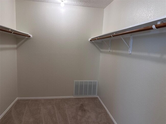 Building Photo - 109 Simpson Ave