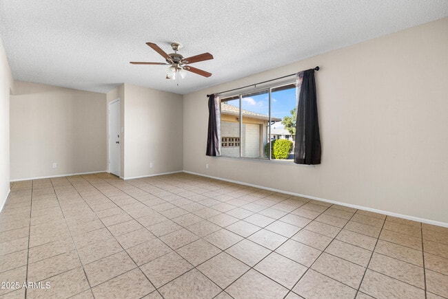 Building Photo - 4401 W Claremont St