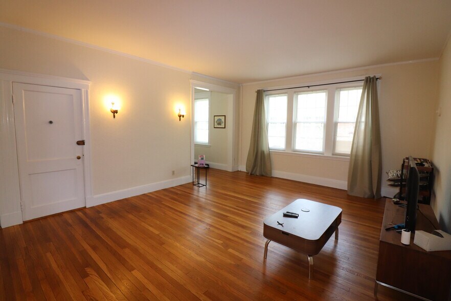 previous tenant - 36 Saint Paul St