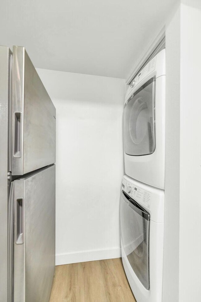 Building Photo - STUNNING TWO BEDROOMS CONDO WITH POOL CALL...