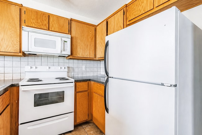 Building Photo - AVAILABLE NOW; APPLY AT OUR WEBSITE TODAY!!