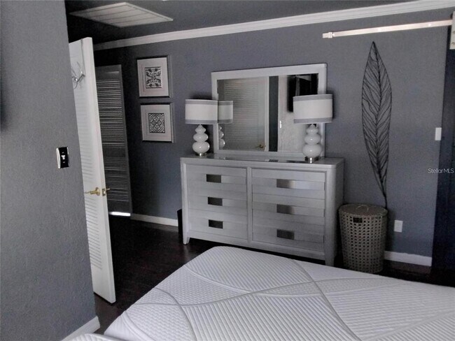 Building Photo - 6332 11th Ave S