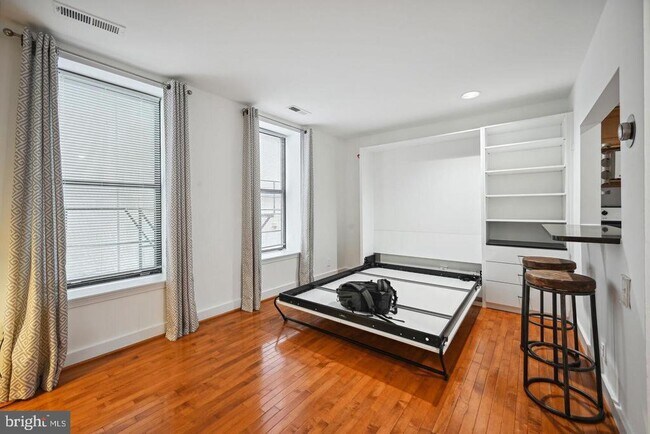 Building Photo - 2305 18th St NW